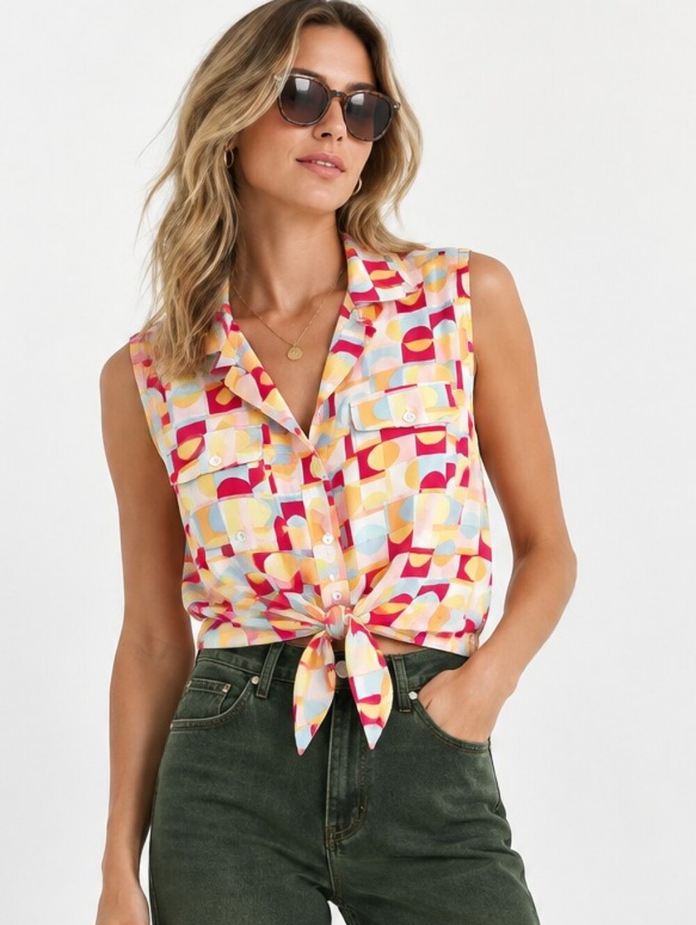 Charlie B NWT Sleeveless Button Down ties at waist